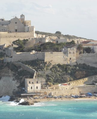 Il primo terrazzamento di San Nicola e il Torrione trecentesco del vecchio Castello