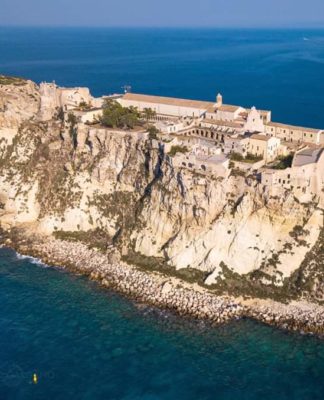 Il primo chiostro dell’abbazia